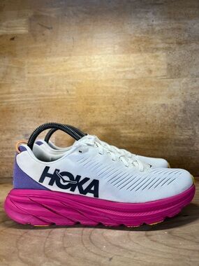 Hoka One One Rincon 3 LIGHTWEIGHT Womens Size 7.5 Running Shoes Sneakers White